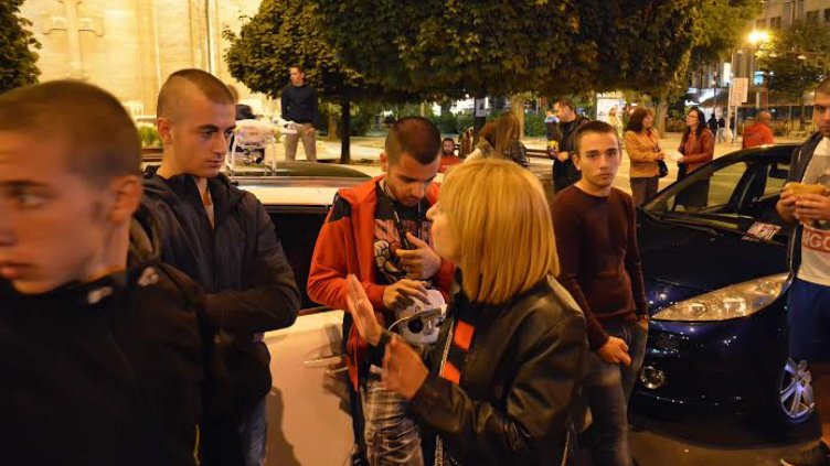 Анелия Клисарова говори в събота пред Катедралата за безопасното шофиране и необходимостта от изграждане на дрифт писта.