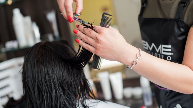 НАП: По-малко укрити приходи и рискови лица в сферата на фризьорството и козметиката