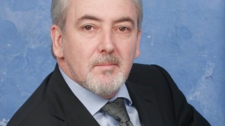 Местан и още петима депутати напуснаха групата на ДПС