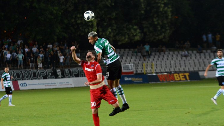 Илиас Хасани под въпрос за мача с Левски