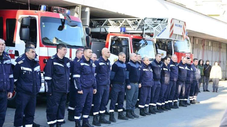 Пожарникари предотвратиха самоубийство на 24-годишна варненка