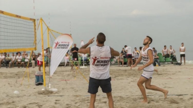 Владо Николов и Ваня Стамболова идват на плажа в "Аспарухово" за празника на Варна