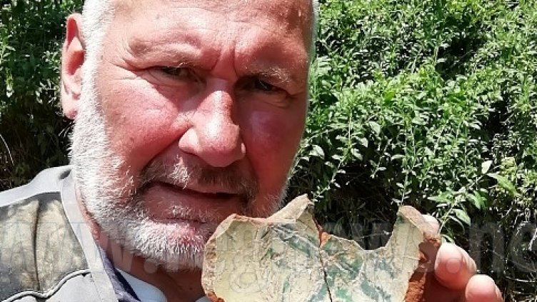 Проф. Николай Овчаров предава ценна находка на Варна