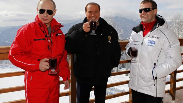 Берлускони се прехласна по Путин: Велик е!