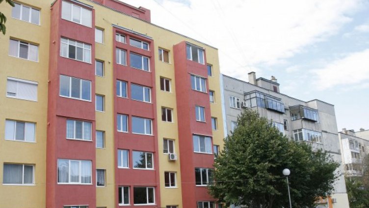 МРРБ отпуска още 26 млн. лв. за саниране в по-малки общини