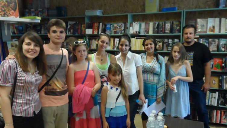 Деца литератори подготвят авторски спектакъл