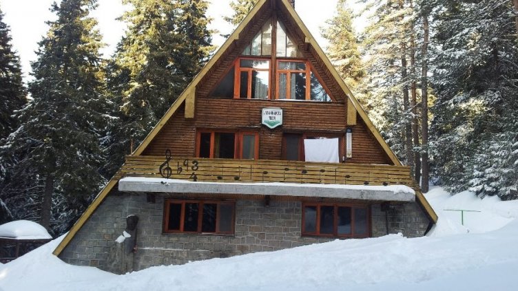 Спасиха 12 души, блокирани в хижа на Витоша