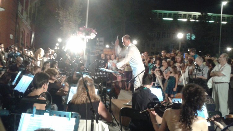 С Оркестъра на операта беше открито уникалното водно шоу за Деня на Варна