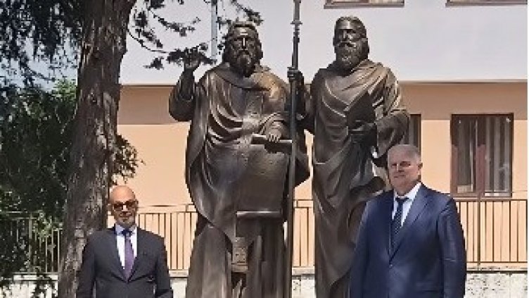 В Аксаково откриха паметник на Кирил и Методий