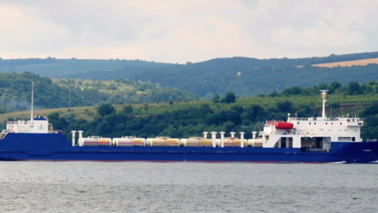 Новият ни ферибот осигурен с товари за няколко години 