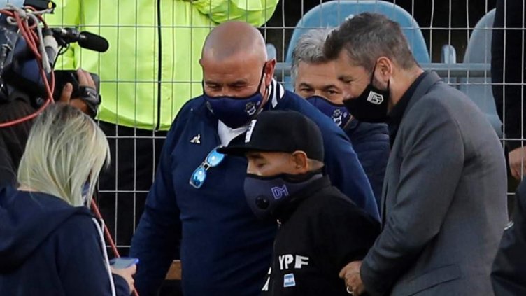 Марадона е в болница