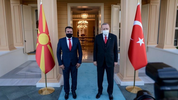 Заев отиде при Ердоган: Взе ваксини и обяви интензивна програма за срещи с българските власти