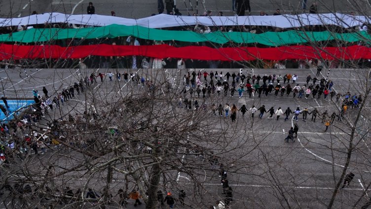 V ЕГ - Варна отбелязва Трети март с огромен трибагреник