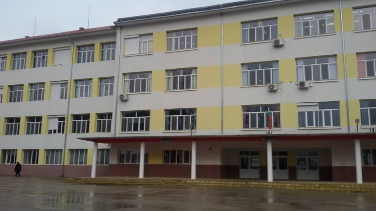 В три варенески общини спряха децата от училище