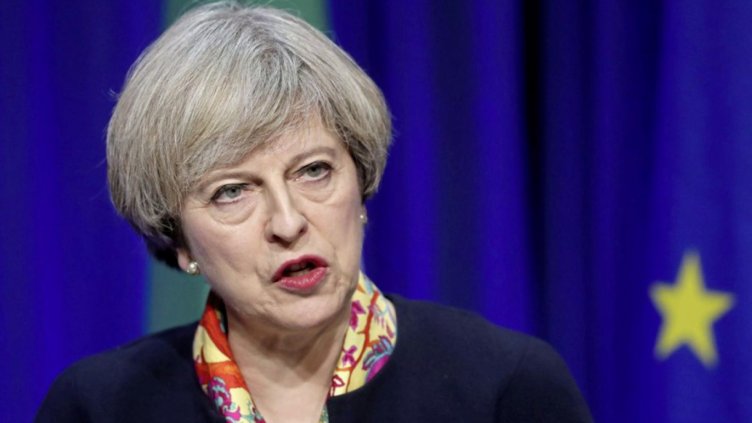 Правителството на Тереза Мей може да падне до края на годината