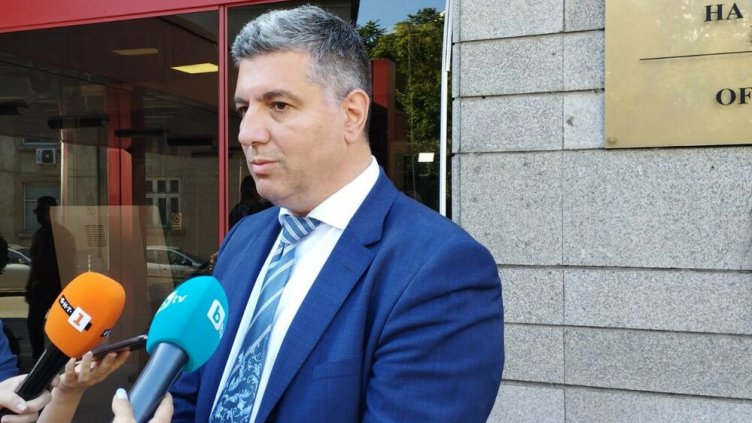 МРРБ прекрати всички обществени поръчки на служебното правителство за пътища