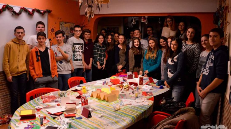 Младежи от “Делфините” ще дарят 15 000 лв. за болни деца