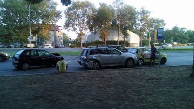 Верижна катастрофа стана на &quot;Акациите&quot; (СНИМКИ)