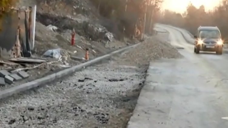 Скандален ремонт във Варна: Вместо 6, минаха 16 месеца, а път все още няма (ВИДЕО)