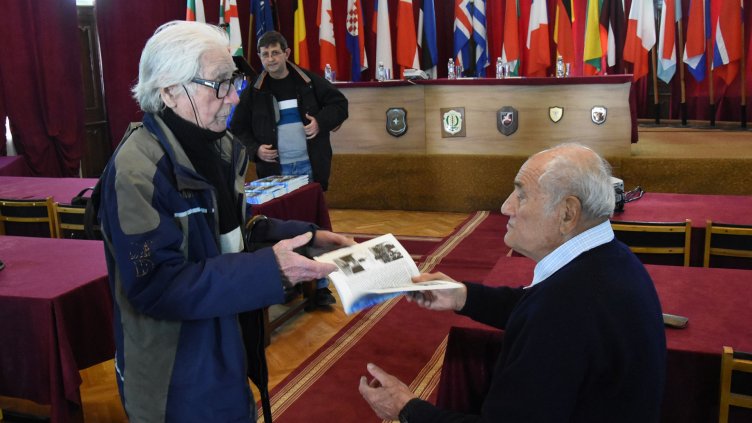 снимки: Пламен Гутинов