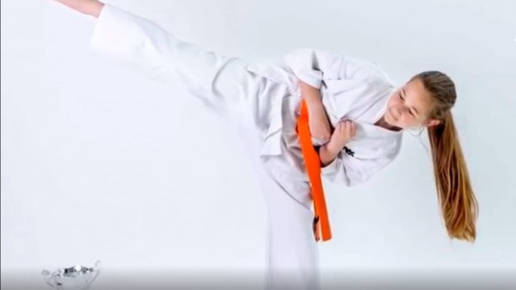 Чудо! 10-годишна каратистка с граждански арест над препил шофьор