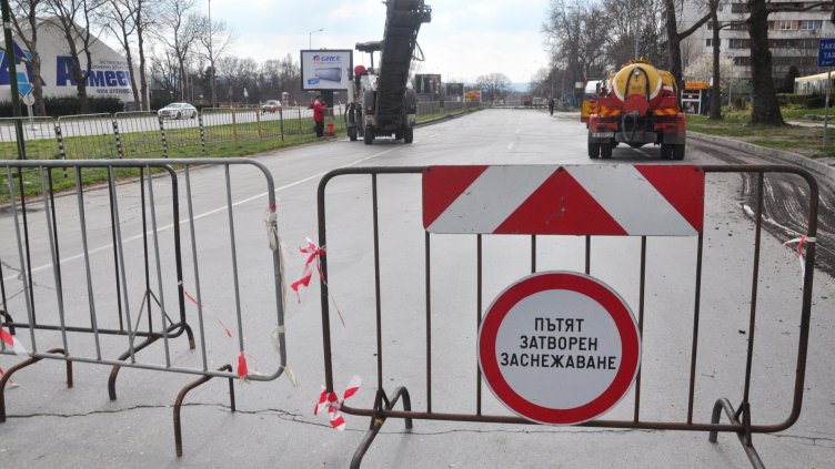 Ремонтират основните пътни артерии