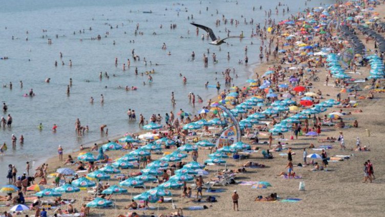 Слънчев и горещ ден, привечер от запад идва хлад