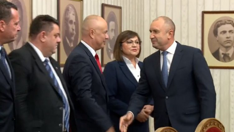 Нинова към Радев: Времето, което дадохте на партиите за преговори, е загубено (ВИДЕО)