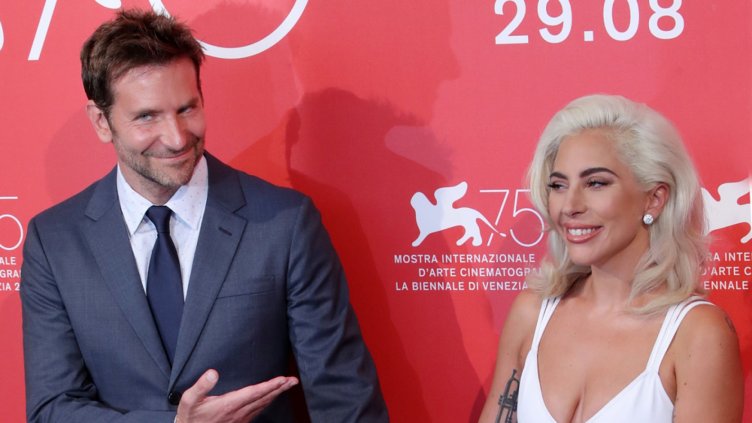 Кой ще връчва наградите „Златен глобус“ тази година?