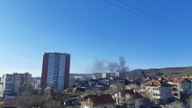 Отново пожар във Владиславово (СНИМКИ)