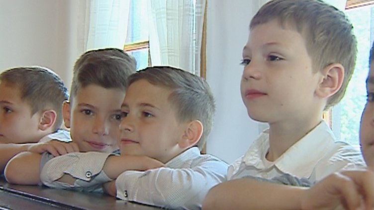 Първокласници получиха свидетелствата си в Музея на Възраждането