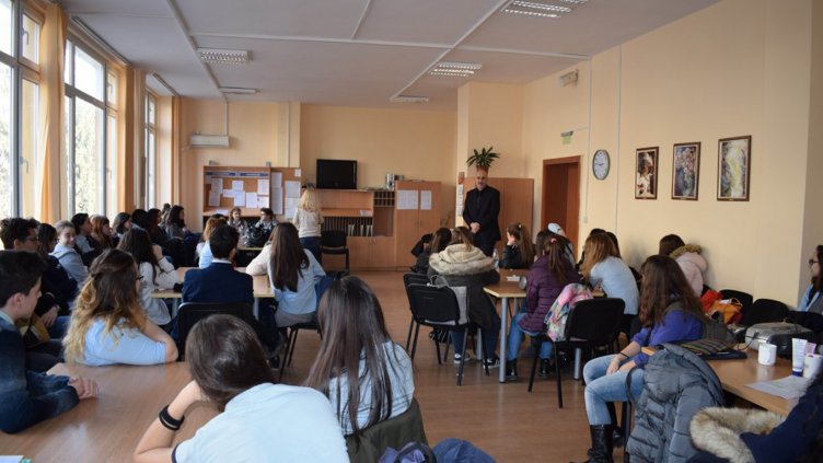 Окръжният съд и РУО във Варна със съвместна проява срещу насилието в училище