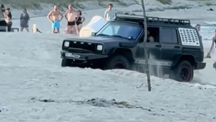 Министерство на туризма и МВР със съвместна акция на защитен плаж