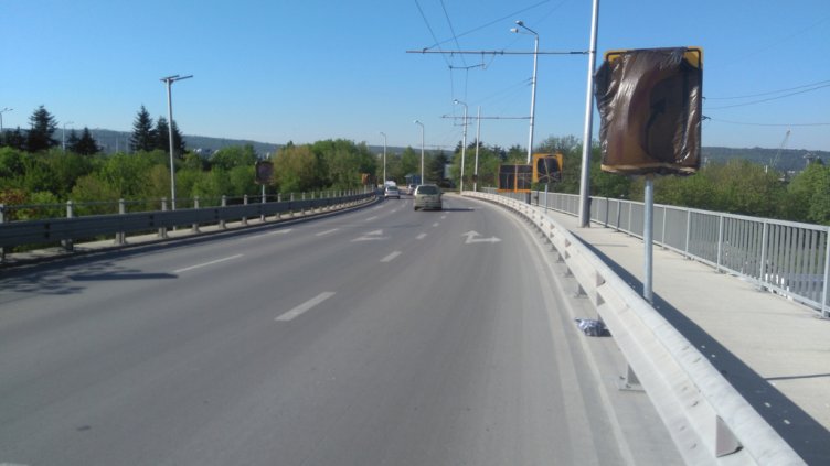  От 12 до 15 ч. се ограничава движението в участък от Аспаруховия мост в платното за Варна