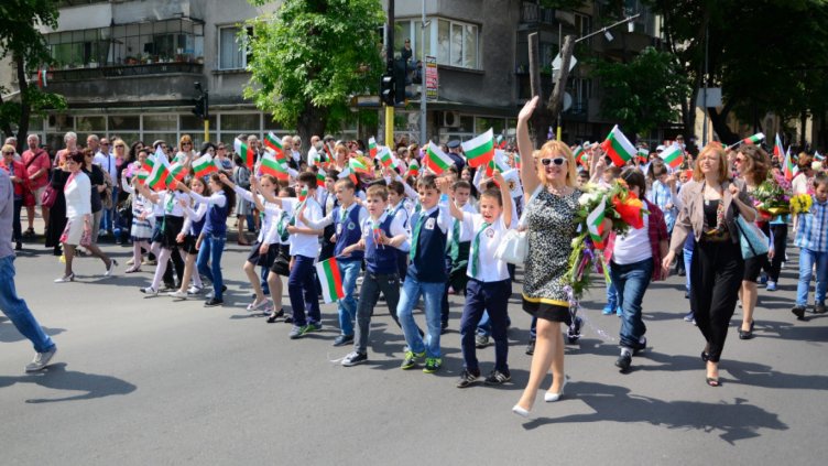 Oграничават движението пред спирка „Козирката“ на 24 май