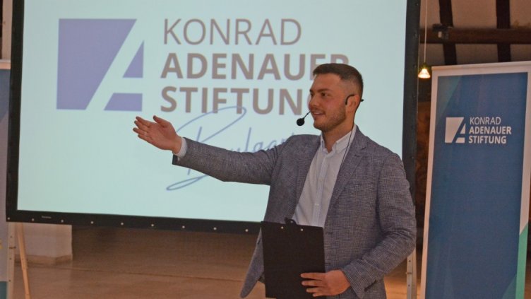 Лятно училище на Фондация „Конрад Аденауер“ се провежда във Варна (СНИМКИ)