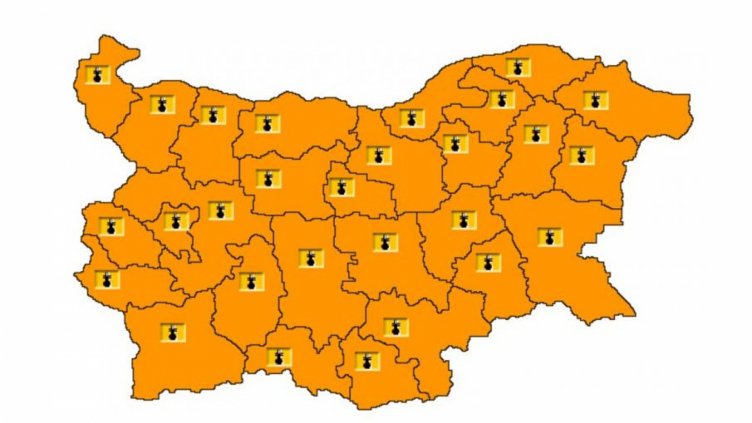 Оранжев код за опасни горещини е обявен за всички области