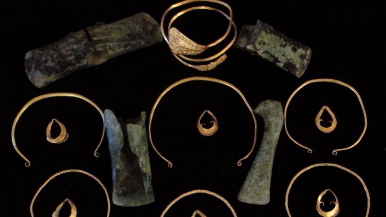 Изработват се реплики на 13 златни накита от Свищовското съкровище