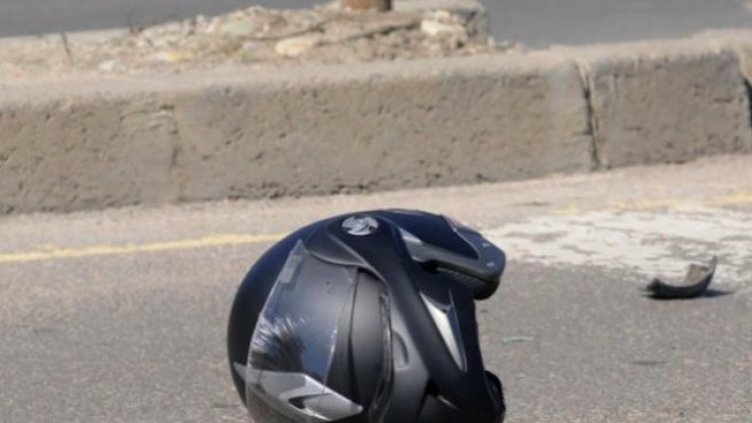 Моторист без книжка се блъсна в дърво и загина