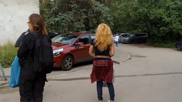 Иванчева се поболя. Приеха я в болница окована като Ханибал Лектър!