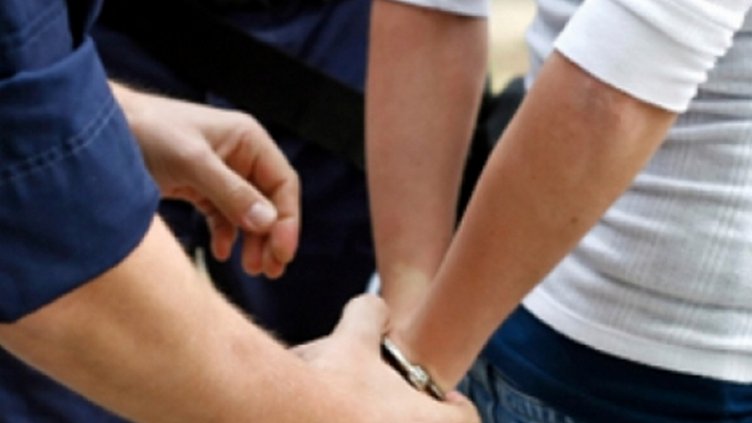 Крадла се сби с продавачка в супермаркет в Гръцката махала