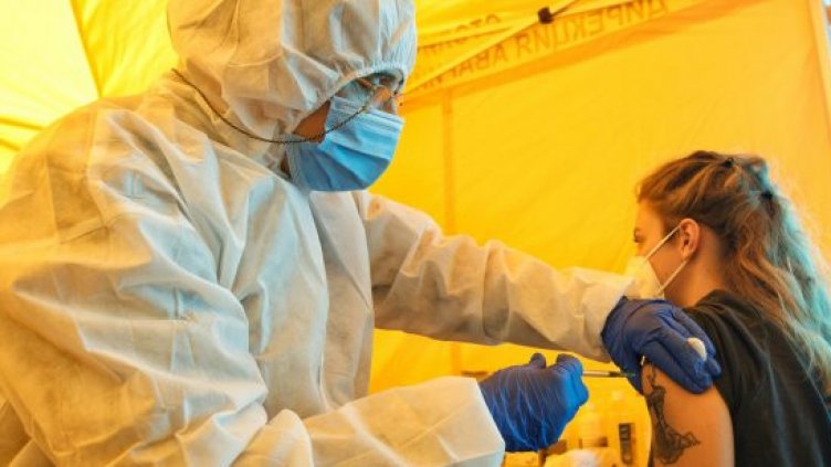 МЗ препоръча втори бустер за всички