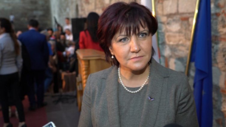 Ходи пеша! Речта на Цвета Караянчева отприщи вълна от реакции