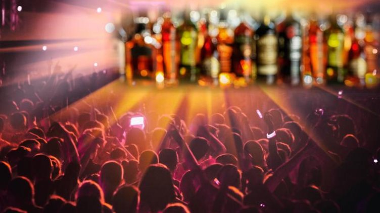 Студентски страсти преди 8-ми. Колко трябва да се бръкнете в джоба за купона?