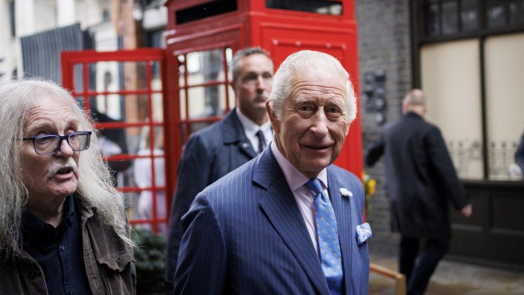 Крал Чарлз: Отчаян и шокиран съм от самолетната катастрофа в Индия