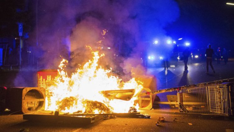 Хамбург: 290 задържани, 213 - ранени полицаи