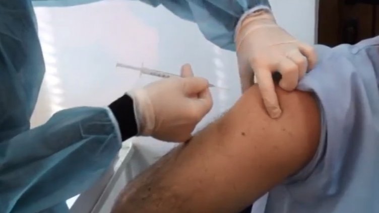 Първите убодени с "Астра Зенека" във Варна, ваксинирани от "съмнителната" партида