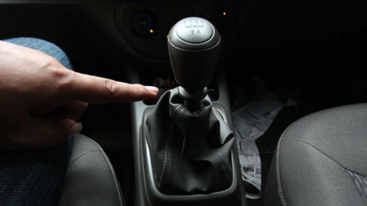 Спипаха шофьор с отнета книжка зад волана