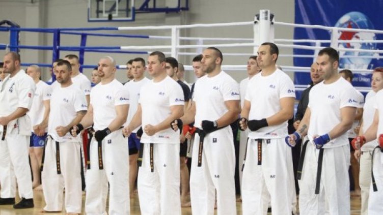 Над 120 бойци и треньори се включиха в първата тренировка от лагера на KWU Професионална лига