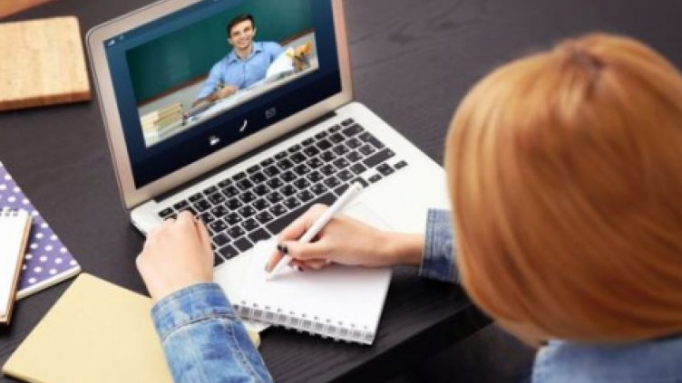 93% от училищата на територията на Варна готови за обучение в електронна среда